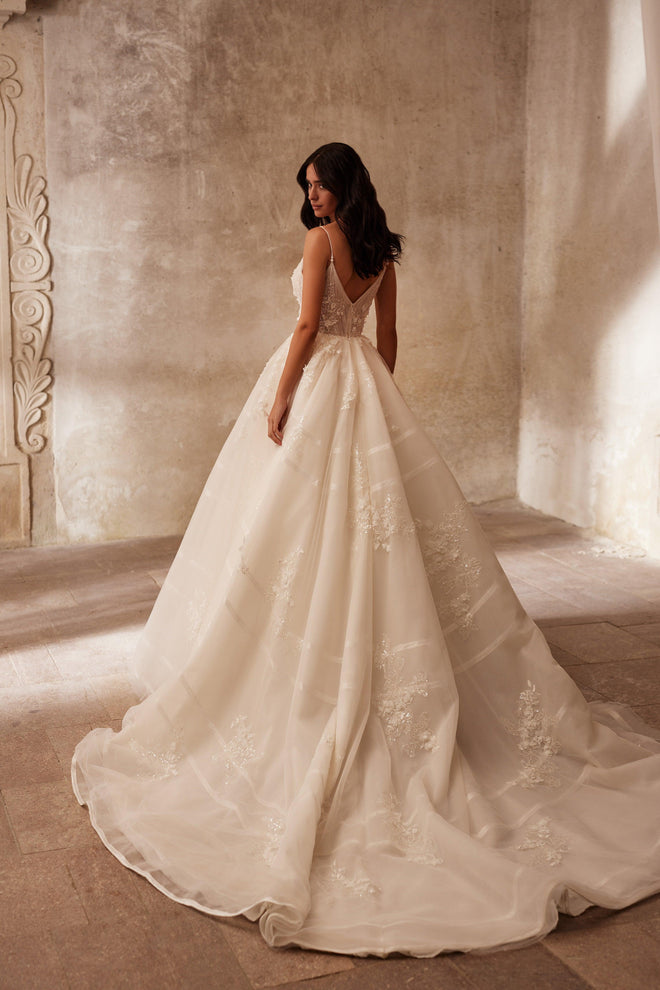 Lesley - Wedding Store Nikolina GmbH