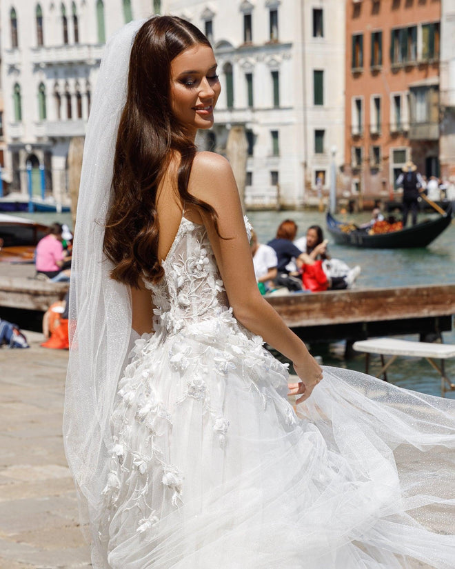 Molly - Wedding Store Nikolina GmbH