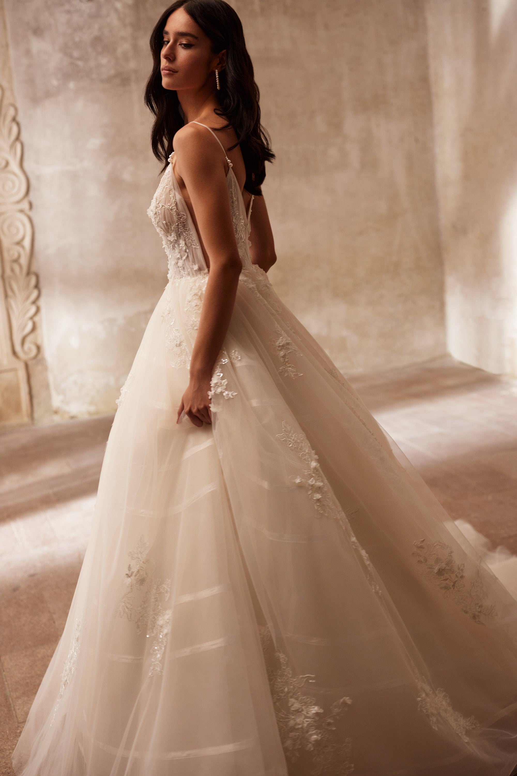 Lesley - Wedding Store Nikolina GmbH 