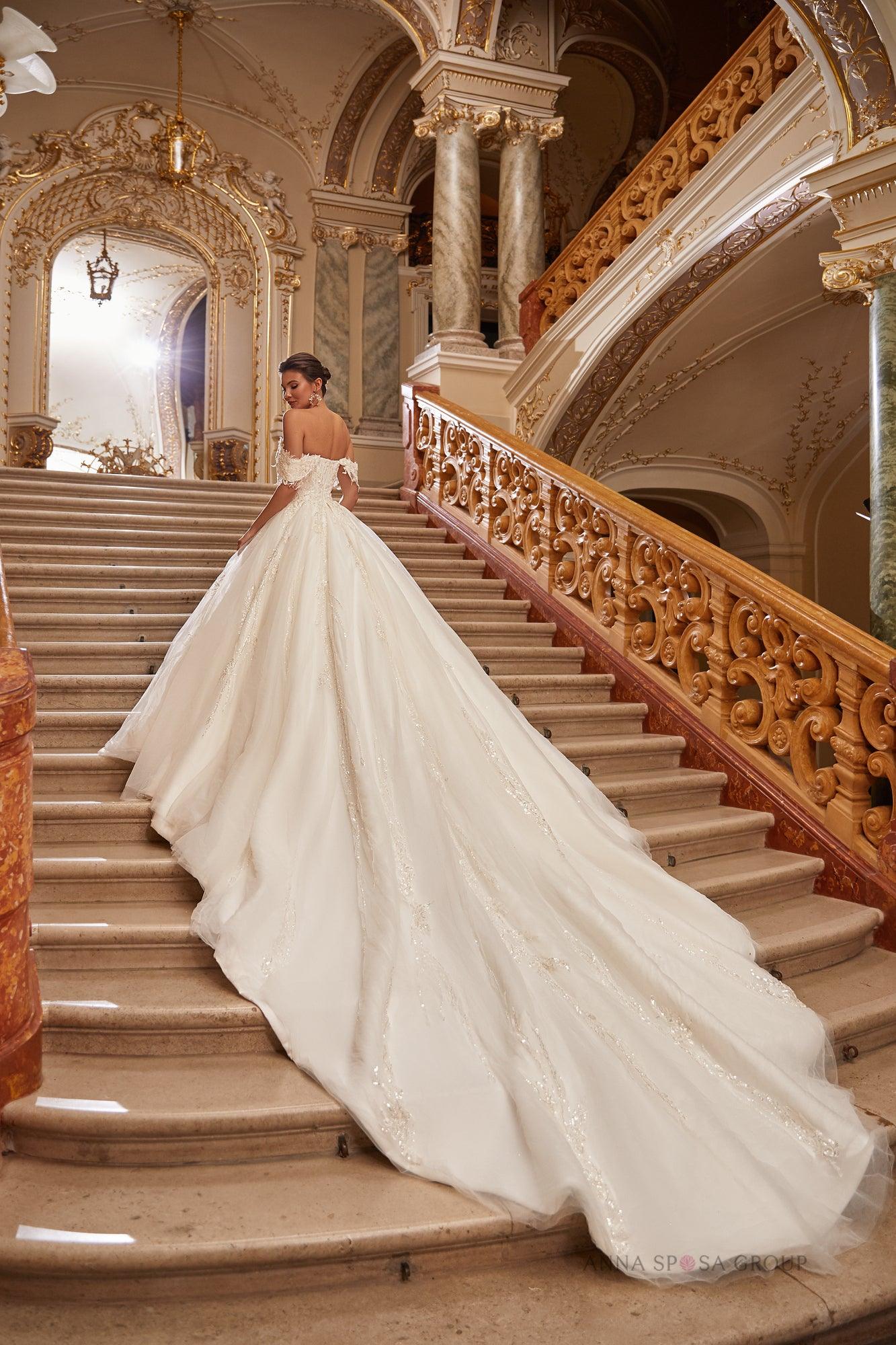 Yunis - Wedding Store Nikolina GmbH 