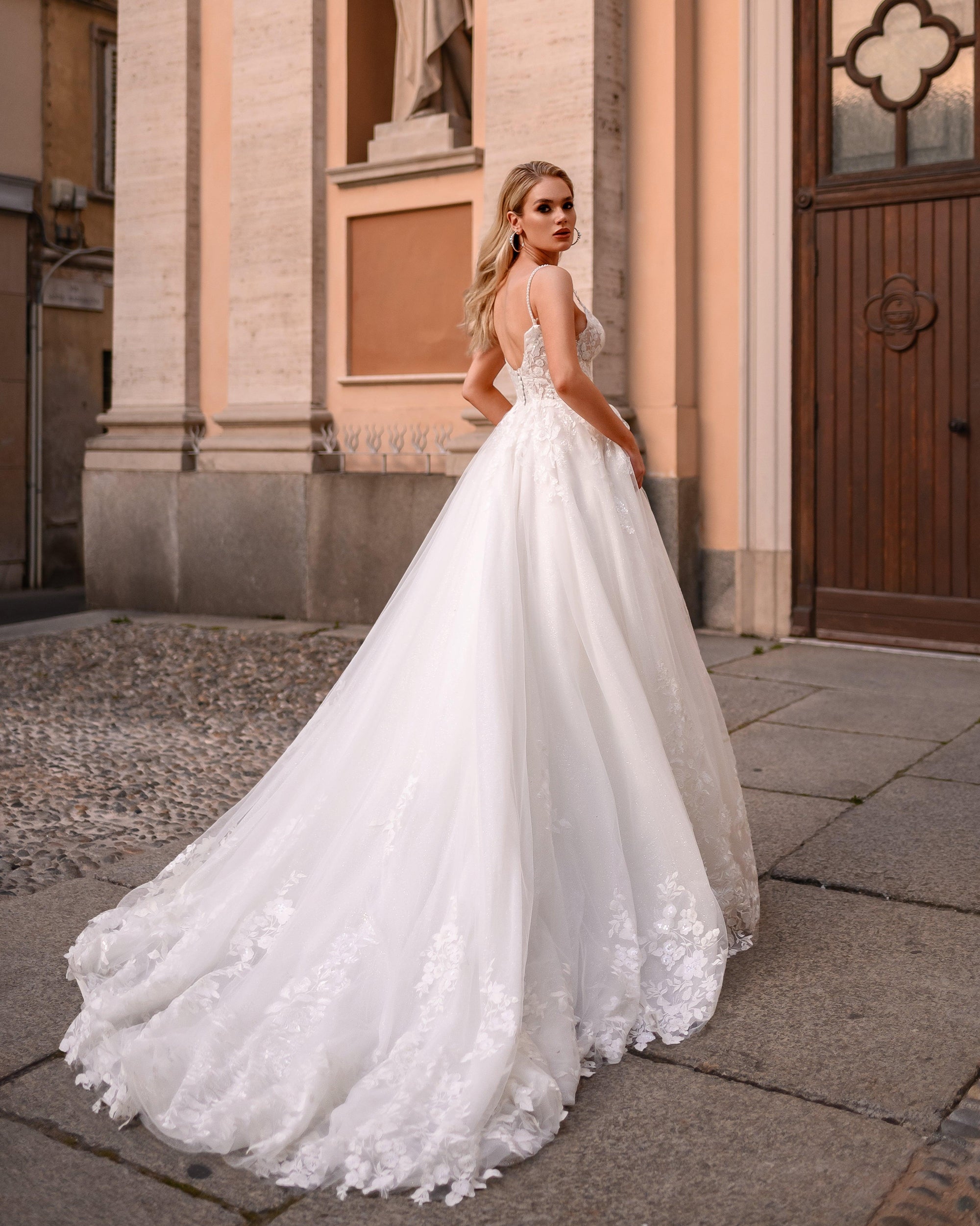 Morgan - Wedding Store Nikolina GmbH 